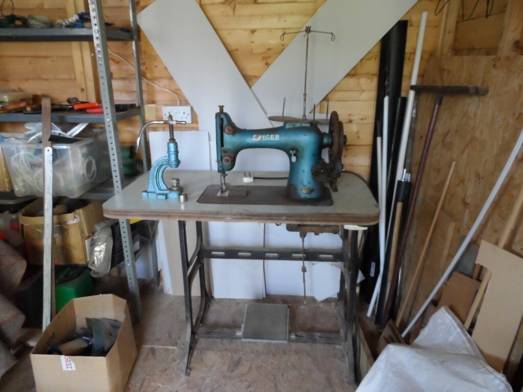 SINGER INDUSTRIAL UPHOLSTERY SEWING MACHINE | in Spalding, Lincolnshire