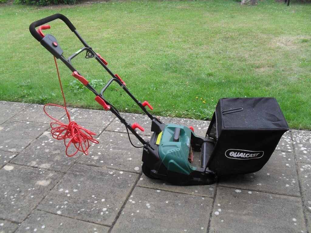 QUALCAST 32cm 400w ELECTRIC CYLINDER LAWN MOWER ( SCM32A) in