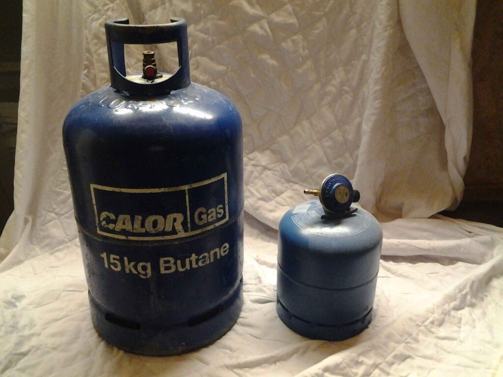 15k empty Gas bottle £15 Also 1.8k empty Gas bottle with regulator £15 in Blackburn, West