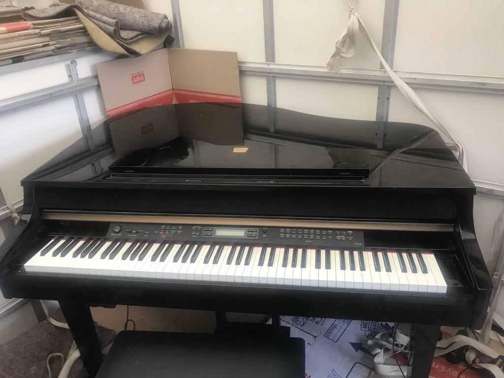 Yamaha clavinova clp 295gp electric baby grand piano in Bournemouth