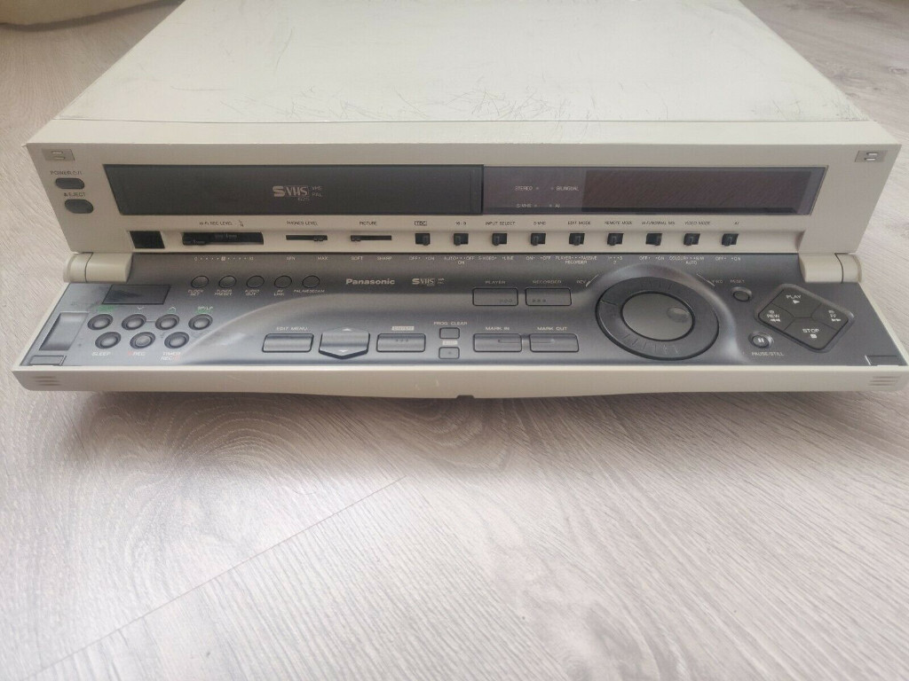 PROVIDE PHONE NUMBER Professional SVHS Panasonic EDIT VCR with TBC