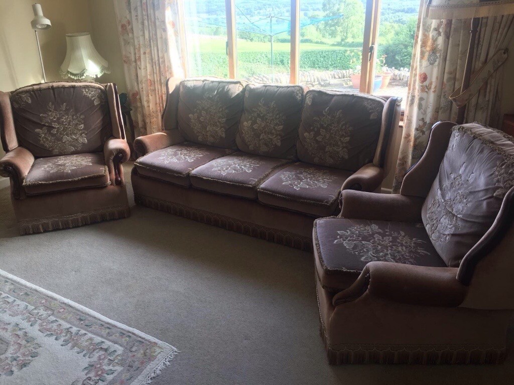 Suite of furniture in Drumquin, County Tyrone Gumtree
