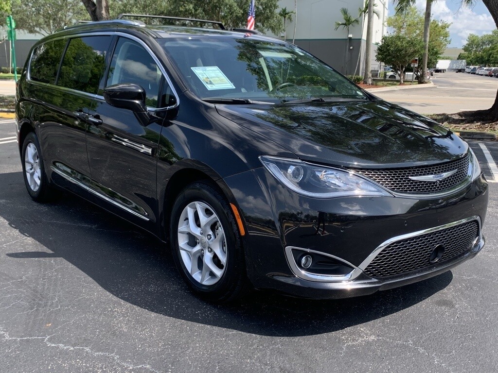 Owner 2017 Chrysler Pacifica Touring L Plus