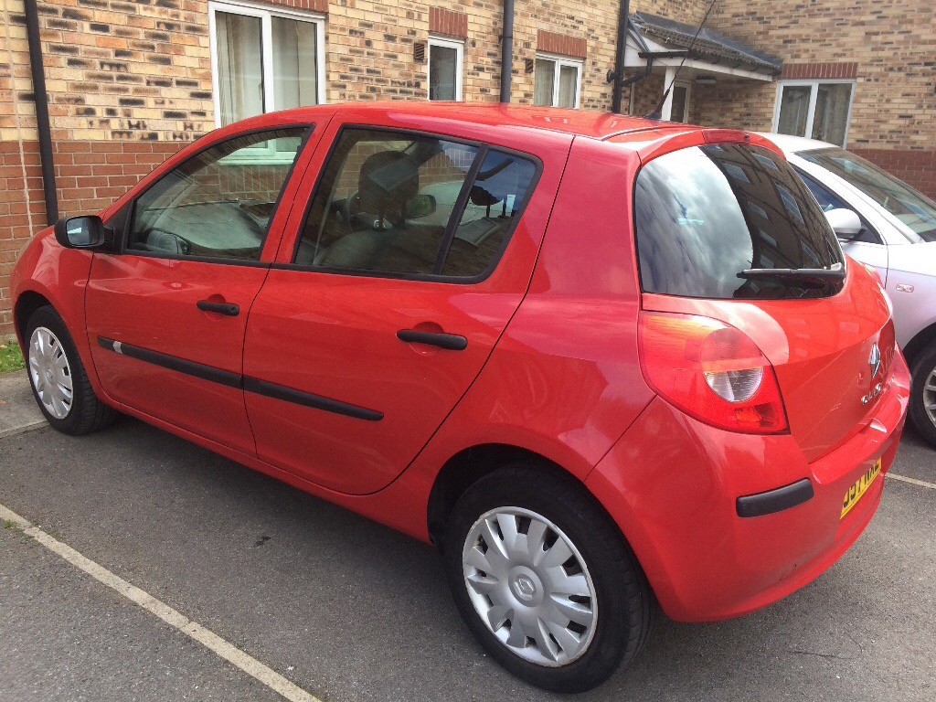 Automatic Renault Clio, 2 owners, full service history ...