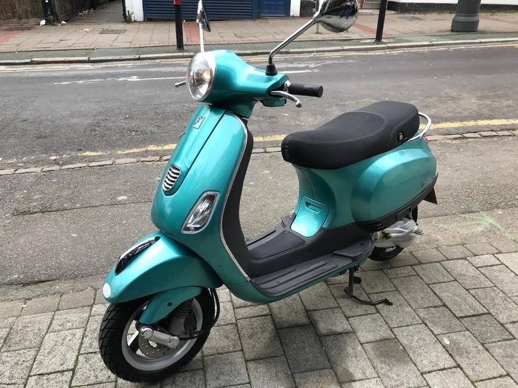  PIAGGIO  VESPA  LX 50cc  green 2014 low mileage excellent 