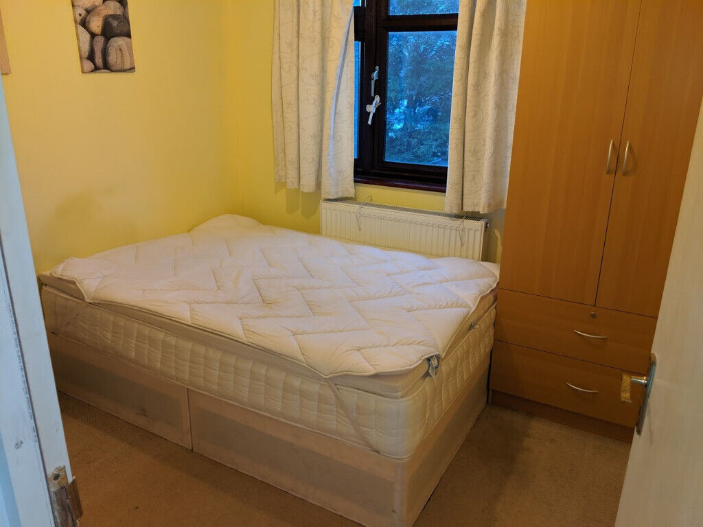 Double room with All Bills £550