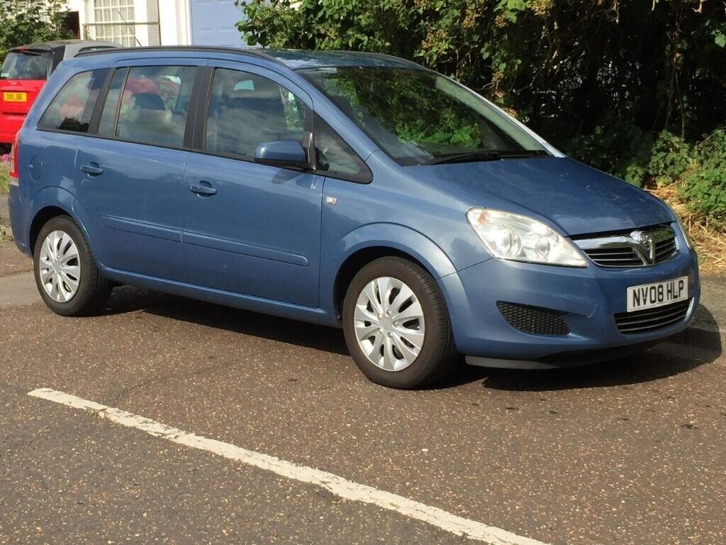 Well maintained 7-seater family car. Runs beautifully; excellent