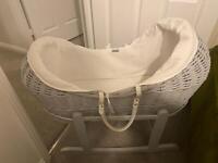 Moses basket with stand and sheets