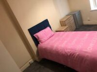 2 rooms available in hockley