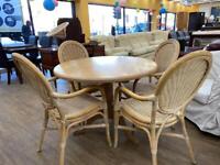 Round dining table with 4 chairs 
