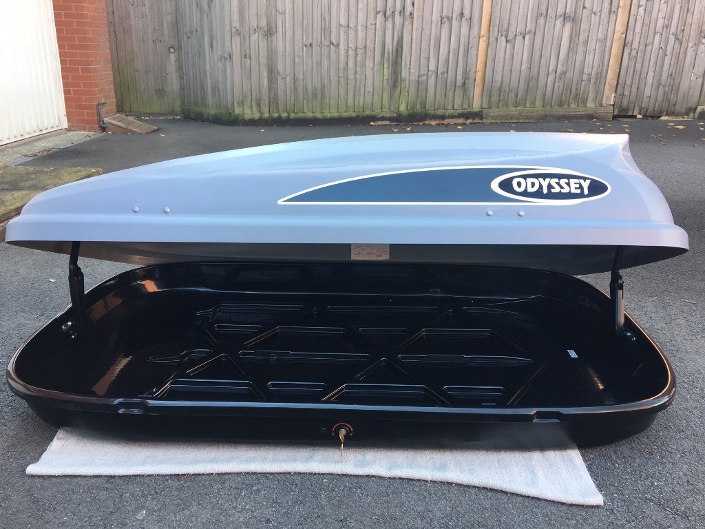 Thule Karrite Roof Box Odyssey 470 Litre Box Silver in Almondsbury