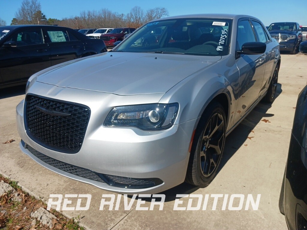 2023 Chrysler 300 Touring