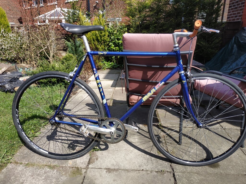 56cmmedium size single speed road bike/Reynolds 531/very good