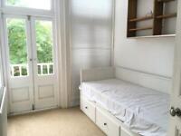 Small room with balcony overlooking Preston Park (all inc.)