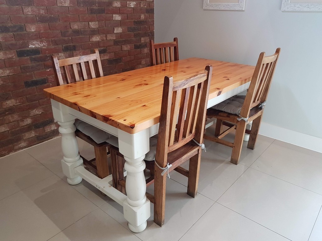 Cotswold Company 4 Seater Solid Pine kitchen table and 4 chairs in Oxted, Surrey Gumtree