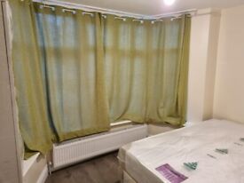 image for Suitable ensuite,4 doubles,1 single room near Hendon central,Zone 3 middlesex university,NW4