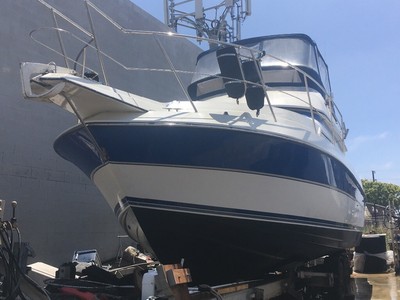 1989 Carver Santego 34’ Diesel Excellent Condition