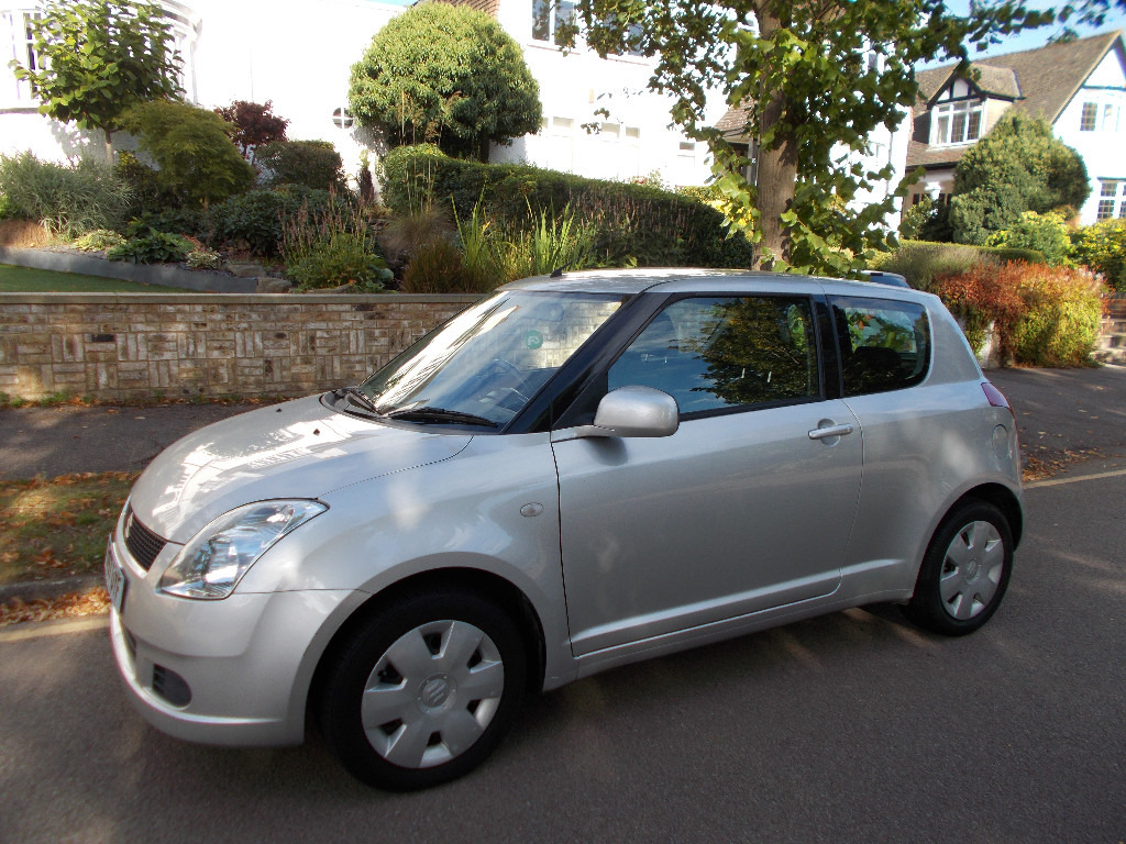 Suzuki Swift 1.3GL MOT August 2017, Service History, TWO keys, very clean