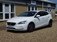 2018 68 VOLVO V40 2.0 T2 GPF MOMENTUM HATCHBACK 5DR PETROL MANUAL EURO 6 (S/S) (