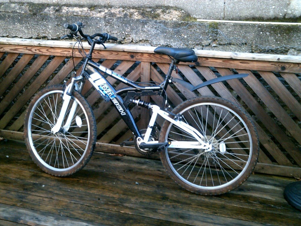 raleigh huck dual suspension mountain bike