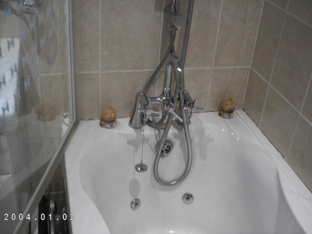 JACUZZI BATH WITH TAPS AND SHOWER CONNECTION | in Alfreton ...