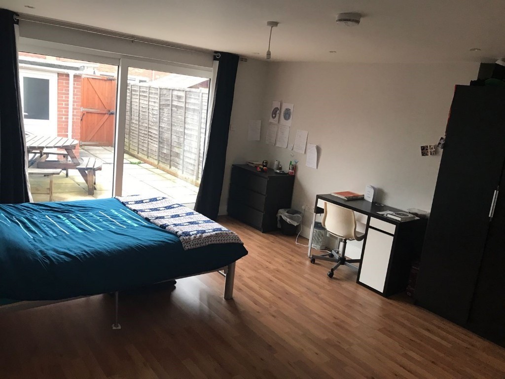 LARGE DOUBLE ROOM FOR RENT IN CAMBRIDGE - EN-SUITE - MODERN - CLOSE TO