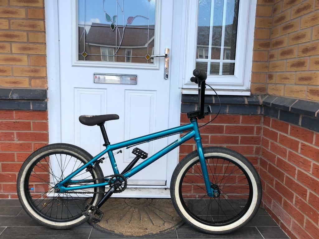 BARGAIN. WE THE PEOPLE TURQUOISE PROFESSIONAL BMX BIKE IN EXCELLENT