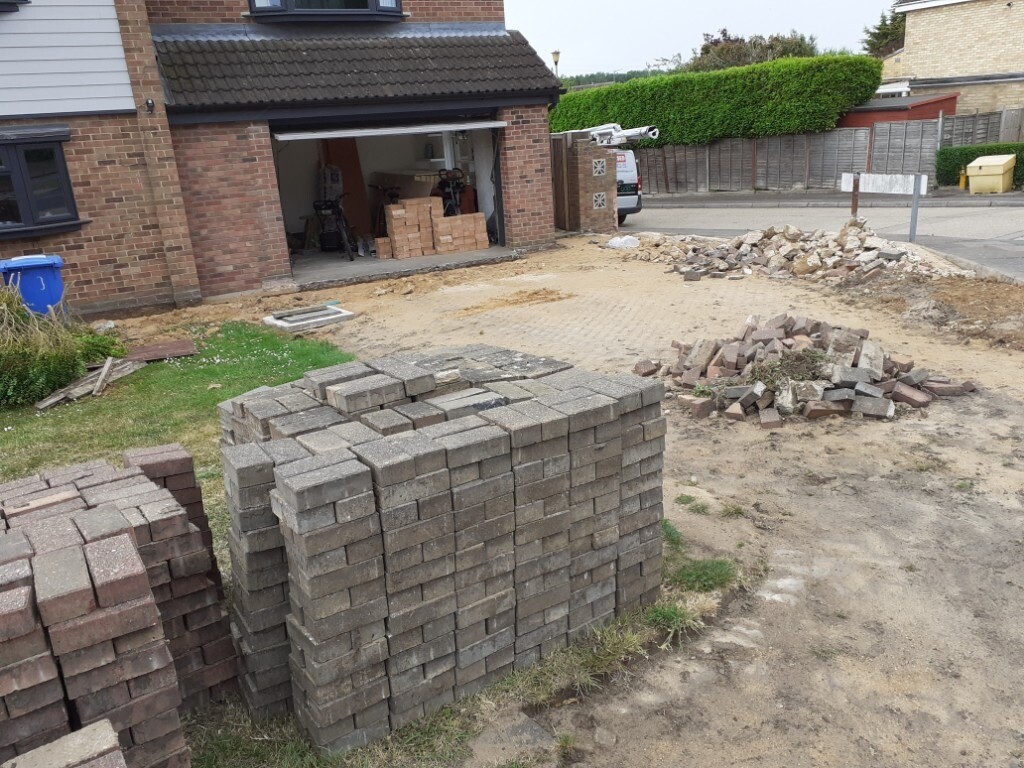 543 CHARCOAL USED BLOCK PAVING 8 pence per block | in 