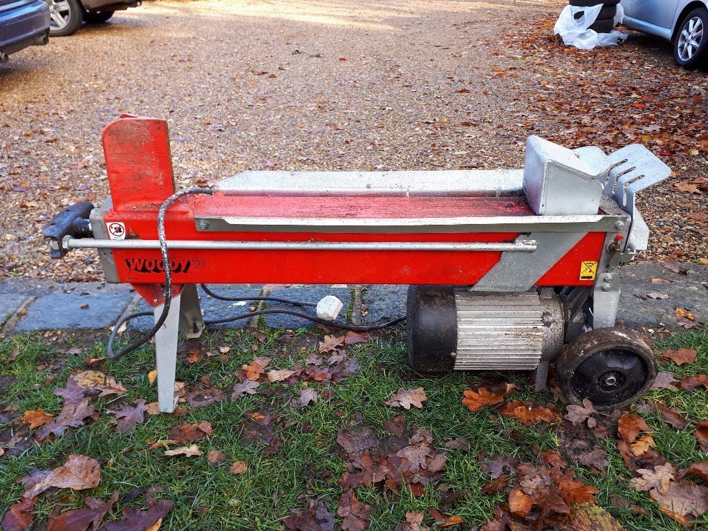 Log splitter Lawnflite ‘Woody 50’ hydraulic log splitter in
