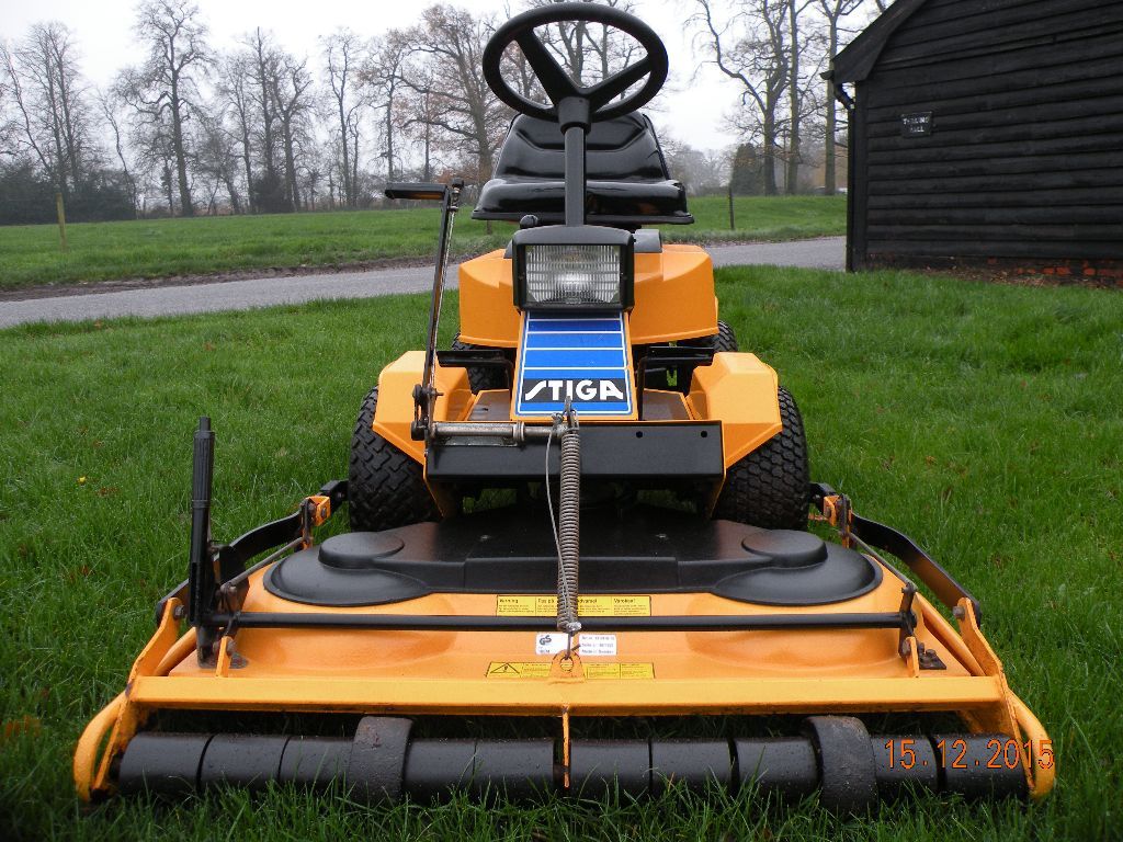 Stiga Park..professional ride on tractor lawn mower with Triblade