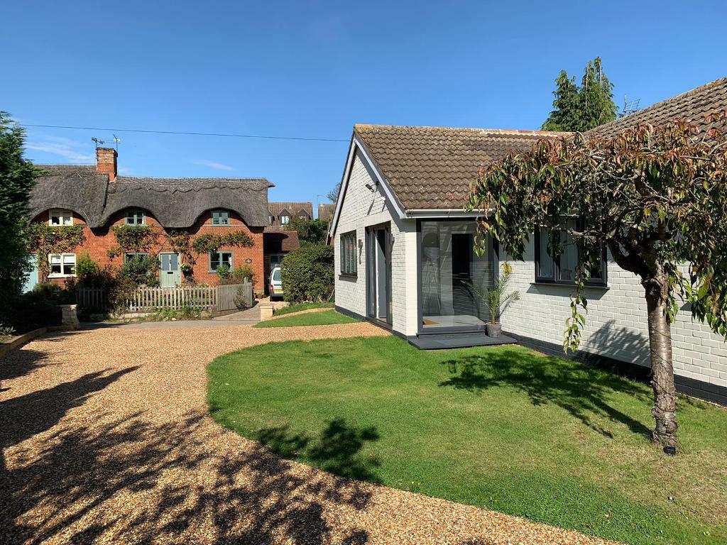 Modern bungalow in picturesque village setting in Ampthill, Bedfordshire Gumtree