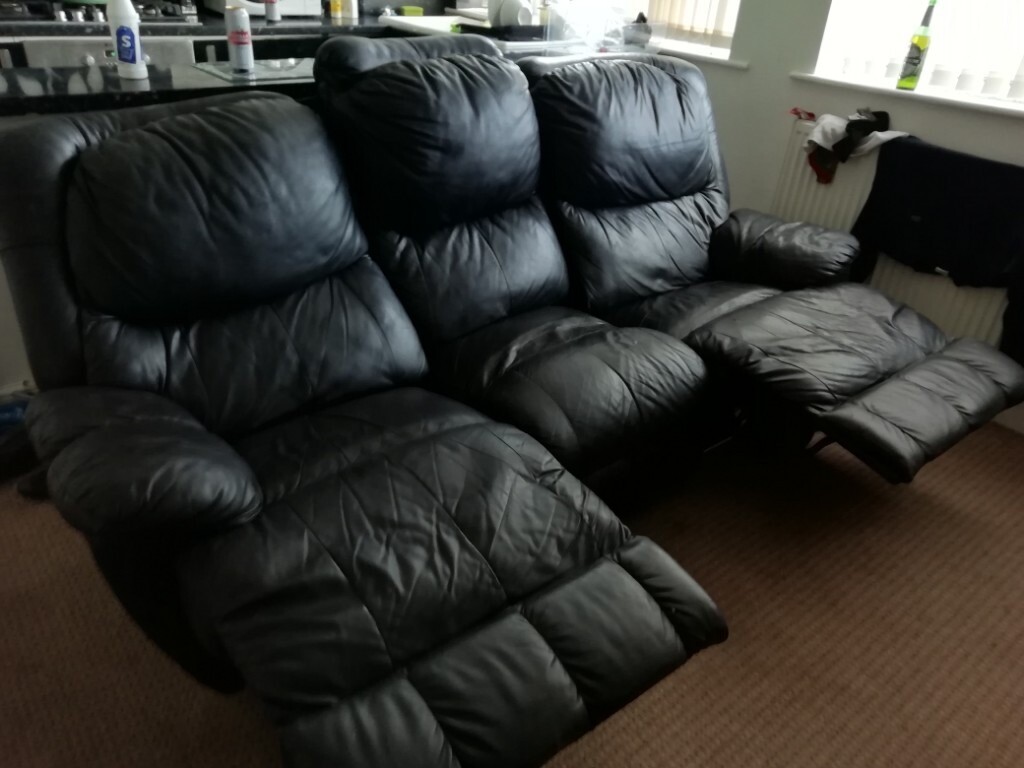 Free sofa not bad condition must collect in Blackpool, Lancashire