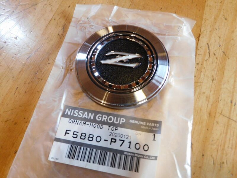 Nissan Genuine Fairlady-z 280zx S130 280z Datsun  Bonnet Hood Emblem Badge
