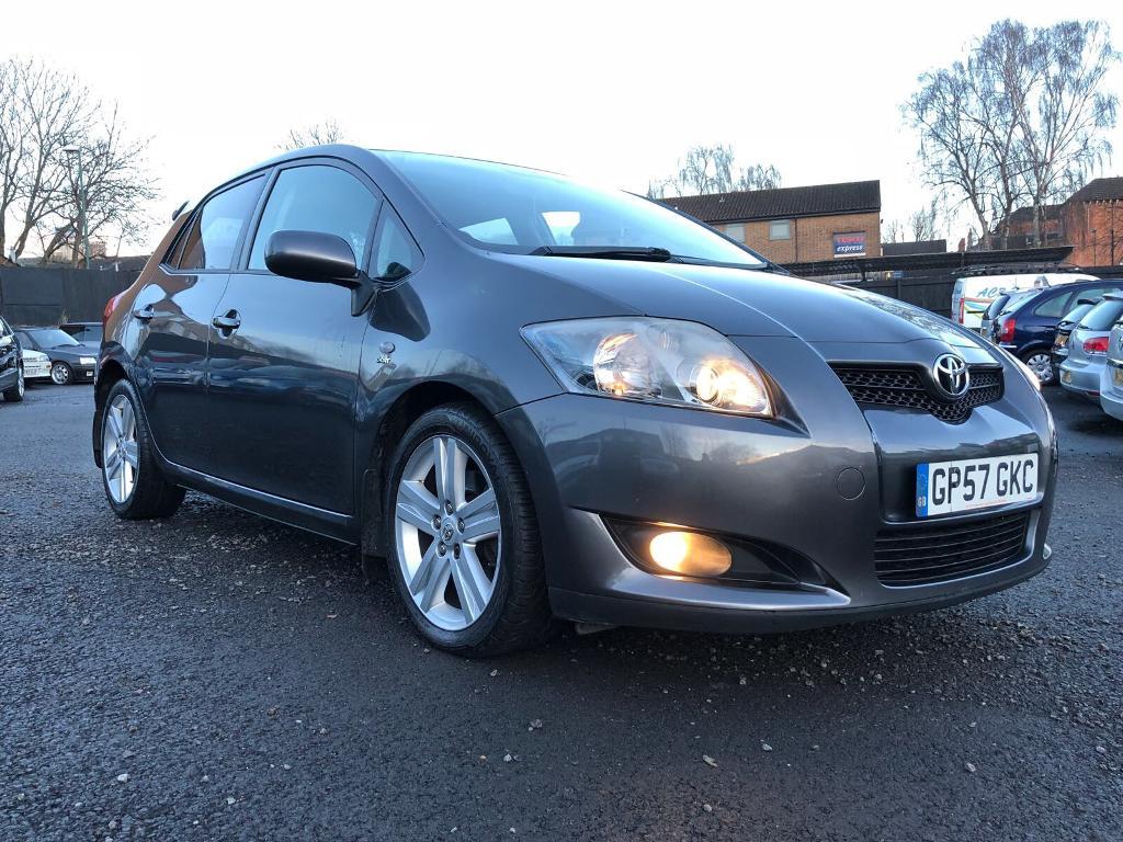 Toyota auris 2