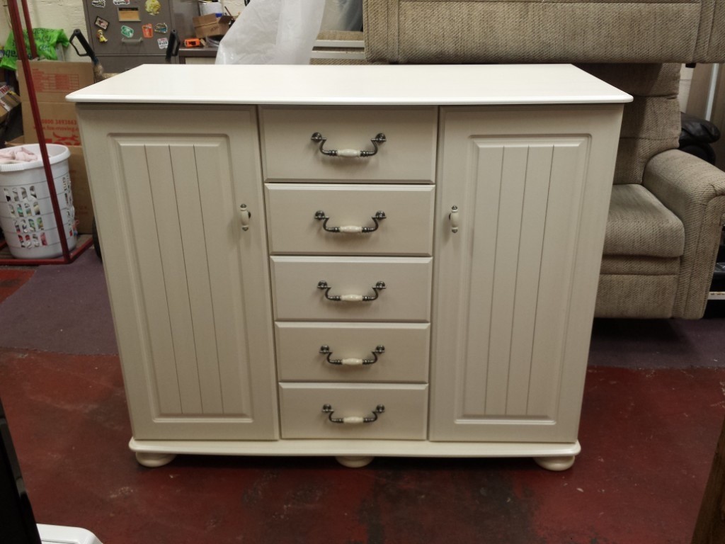 bensons for beds fairmont 2 door + 5 drawer chest in antique soft cream (cost £799 retail