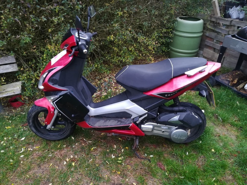 Sinnis Eagle 125 (Qingqi QM125 T10R) Scooter in Andover, Hampshire