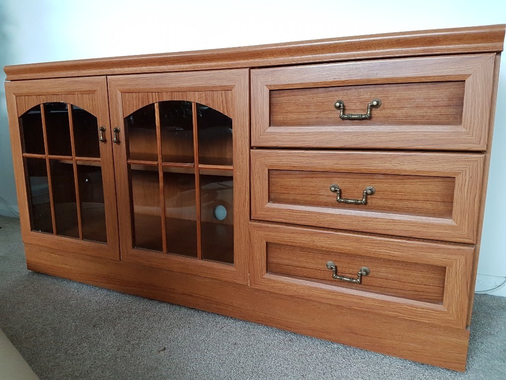 Tv stand / chest of drawers on wheels. in Quedgeley