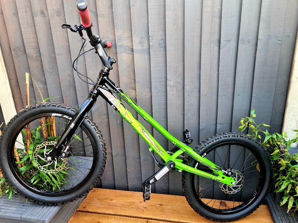 トライアル用自転車 51gCcQvN7kL._UF350,350_QL50_.jpg