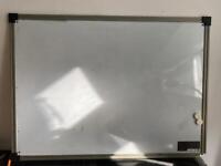 Magnetic white board LIKE NEW (0.6 m X 0.7 m)