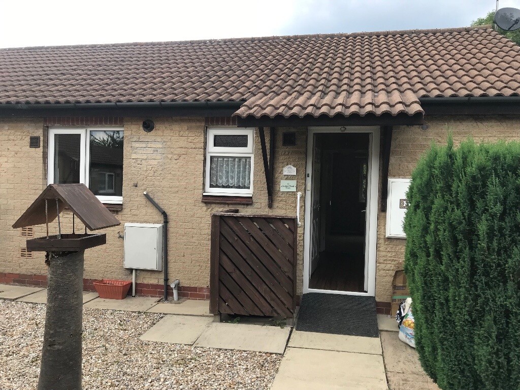 2 Bedroom Bungalow Woodhouse Sheffield S13 in Sheffield, South