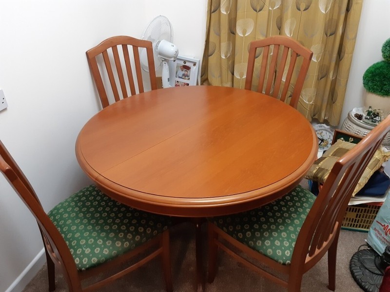 Stag 4 Seater extendable Dining Table for sale  Hilperton