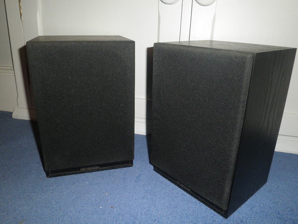 Pair of Heybrook Prima HiFi bookshelf speakers in Bingham