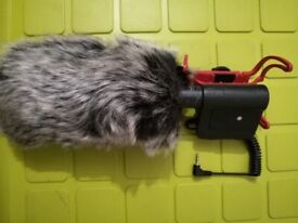 RØDE Camera and Audio VideoMic with Rycote Lyre Mount and furry wind shield