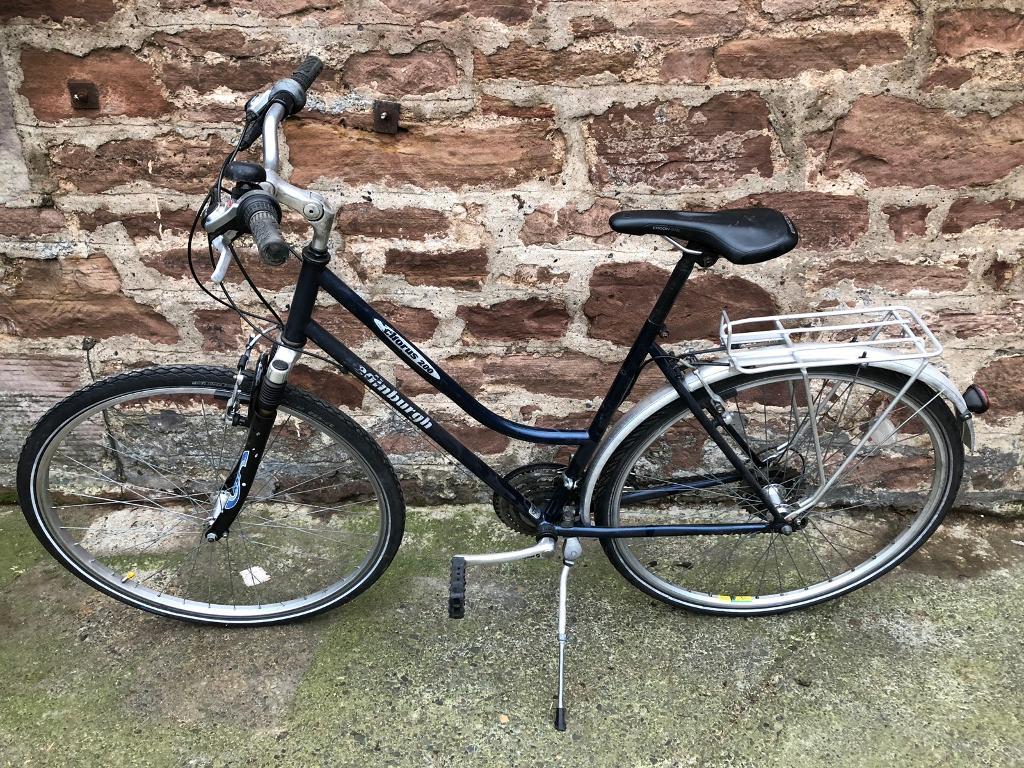 EDINBURGH BICYCLE COOP BIKE STEPTHROUGH CHORUS 200 FRONT SUSPENSION