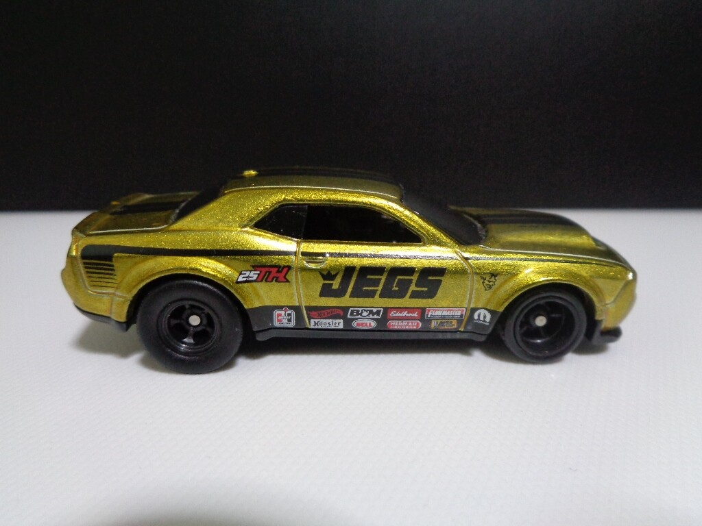 Hot Wheels 2020 Super Treasure Hunt '18 Dodge SRT Demon Gold