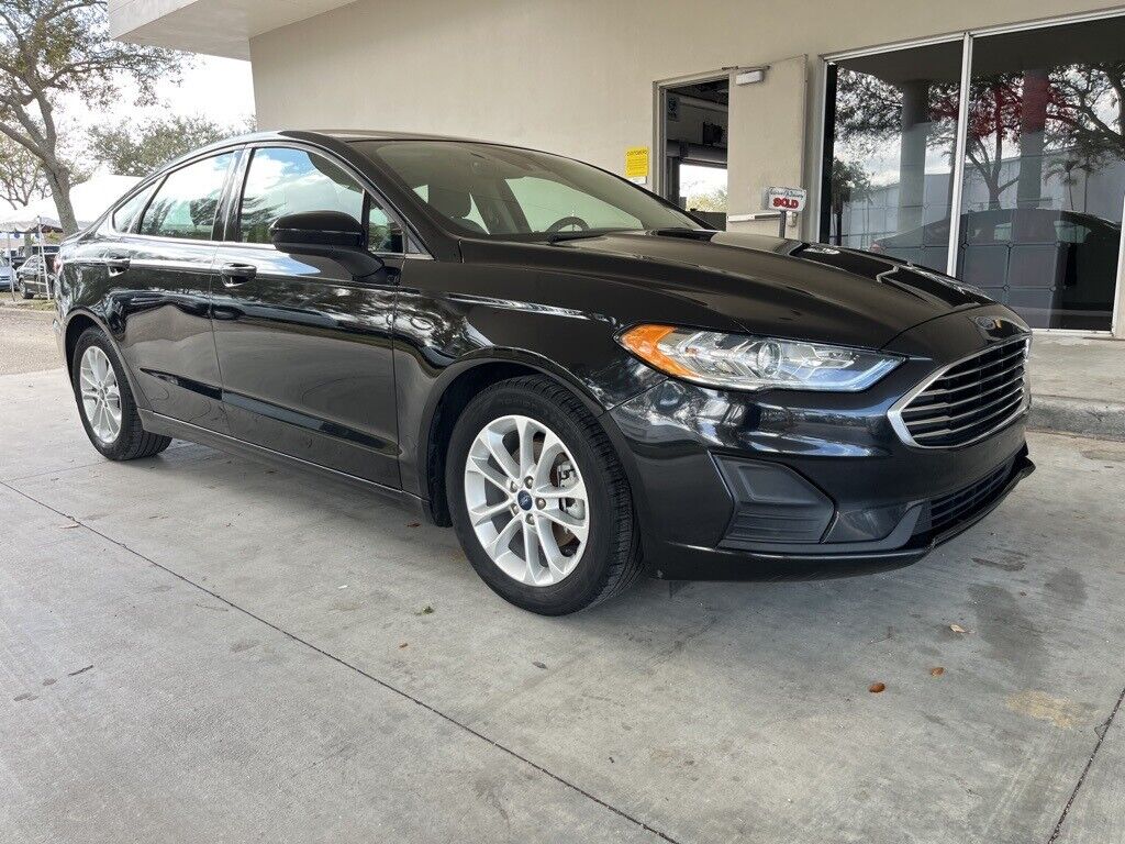 Owner 2019 Ford Fusion SE