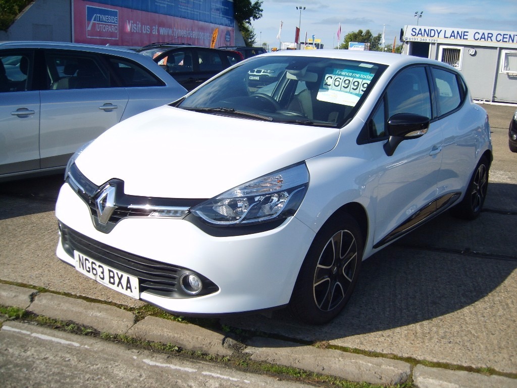 RENAULT CLIO. NEW SHAPE ONE OWNER FULL SERVICE HISTORY