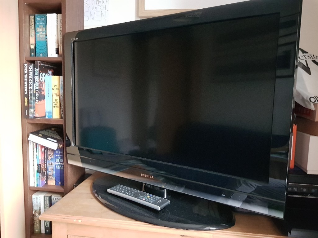 Toshiba Regza 32RV753 1080p Freeview HD TV For Sale - Great Condition