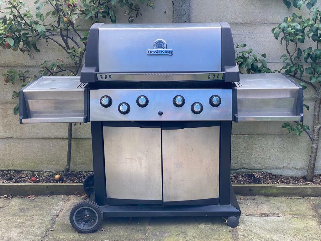 Broil King sovereign XL Gas BBQ in Lymington, Hampshire Gumtree