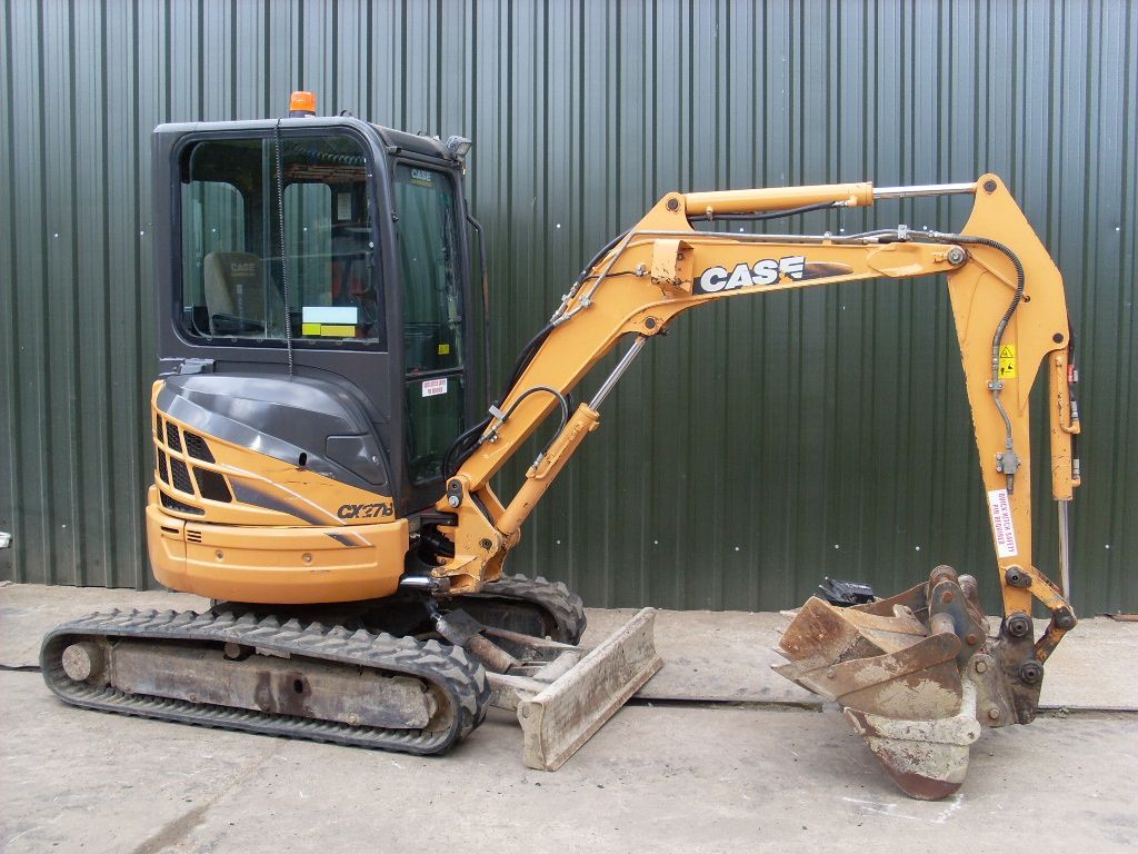 CASE CX27B, 2007, ZERO TAIL SWING MINI DIGGER EXCAVATOR. £9250 +VAT